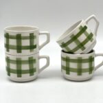 Tasse à café Moulin des Loups écossais vert forme droite – Image 2