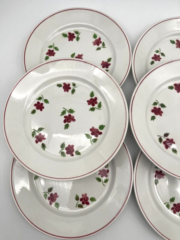 Assiette plate Rosine Lunéville décor petite fleurs bordeaux – Image 3