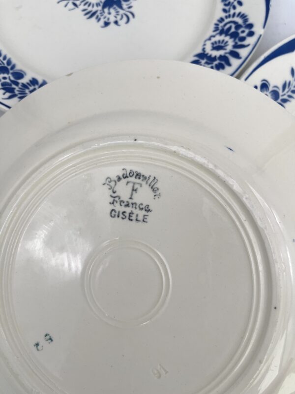 Assiette plate Gisèle Badonviller décor fleur bleue – Image 5