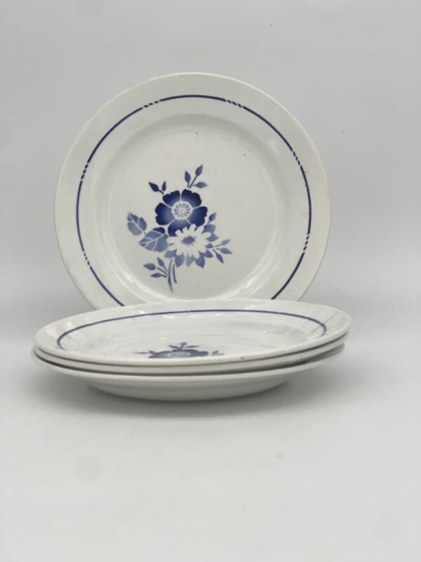 Assiette à dessert St Amand 2038 décor fleur bleue