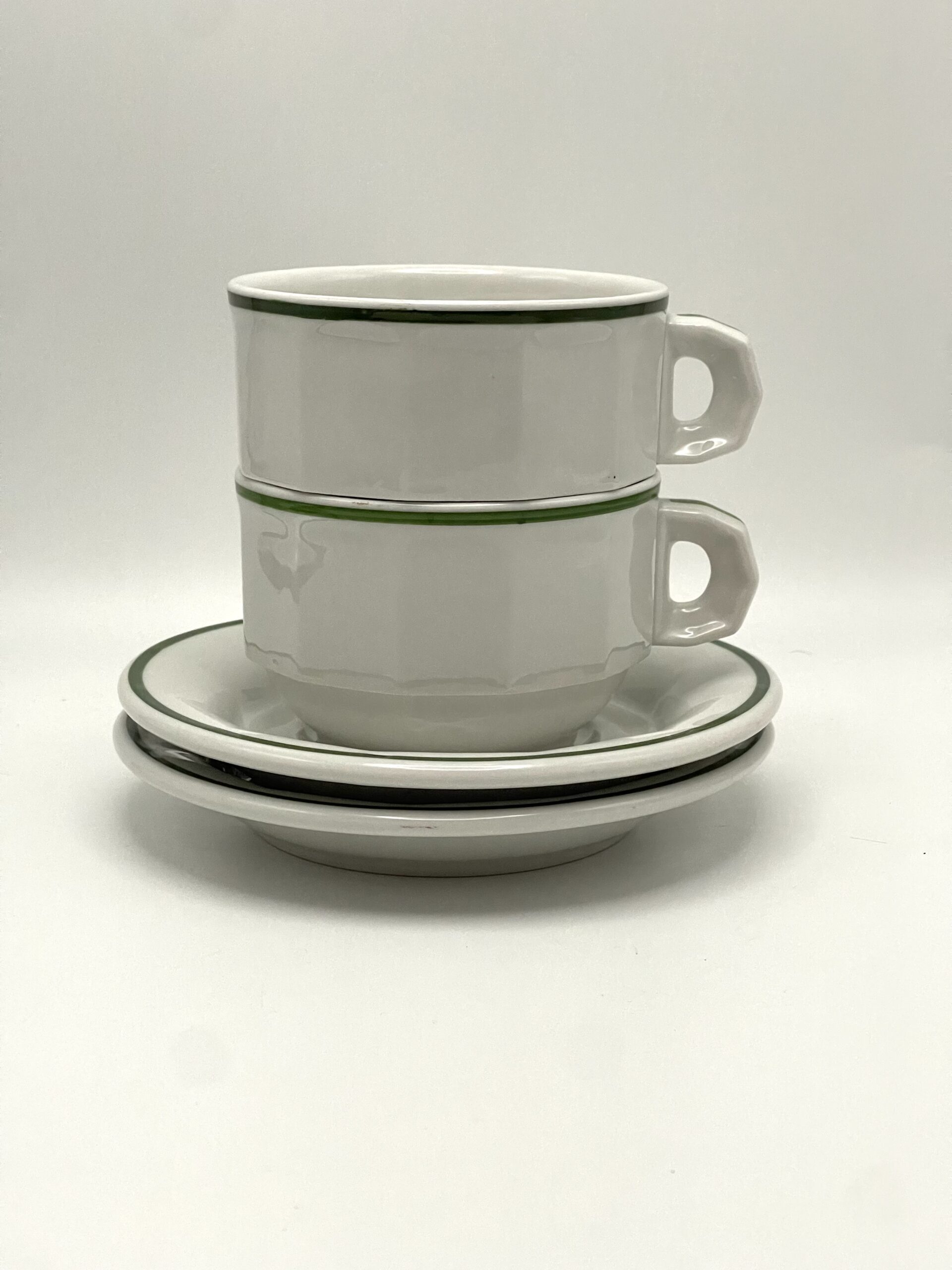 Grande tasse à déjeuner bistrot Pillivuyt France blanche et liseret vert