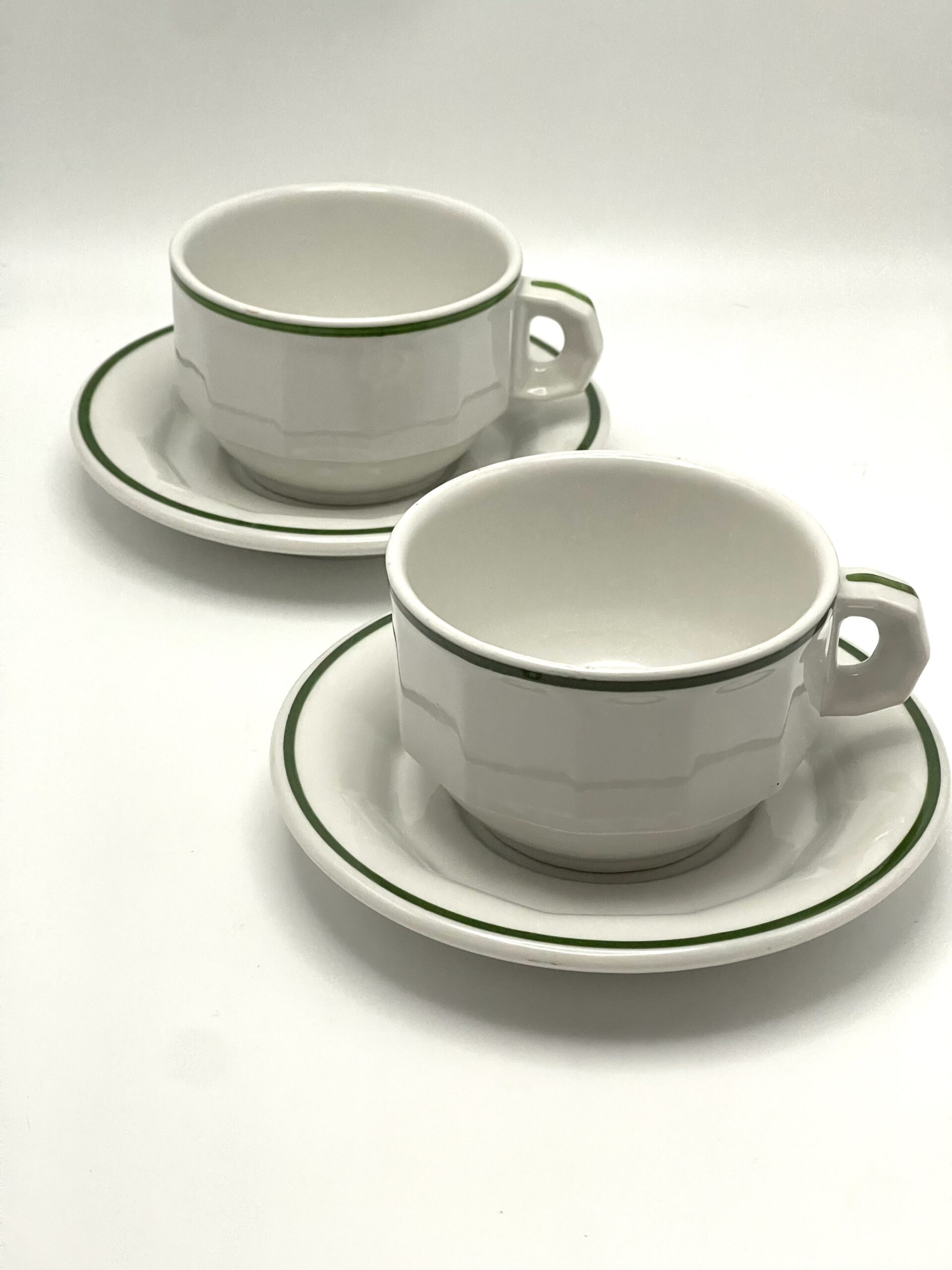 Grande tasse à déjeuner bistrot Pillivuyt France blanche et liseret vert – Image 3