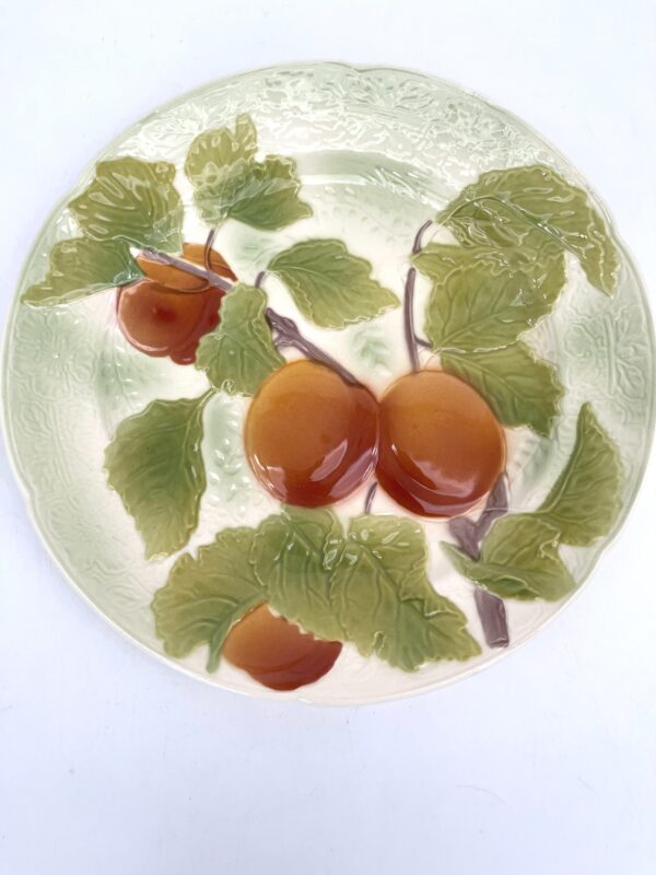 Assiette à dessert en barbotine St Clément décor abricots – Image 3