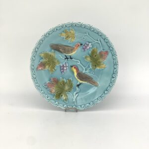 Petite assiette en barbotine / majolique décor oiseaux Germany
