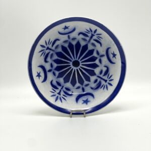 Coupelle en faience décor arabisant bleu
